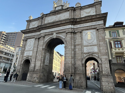 Triumphal Arch (Triumphpforte)-茵斯布鲁克必去景点