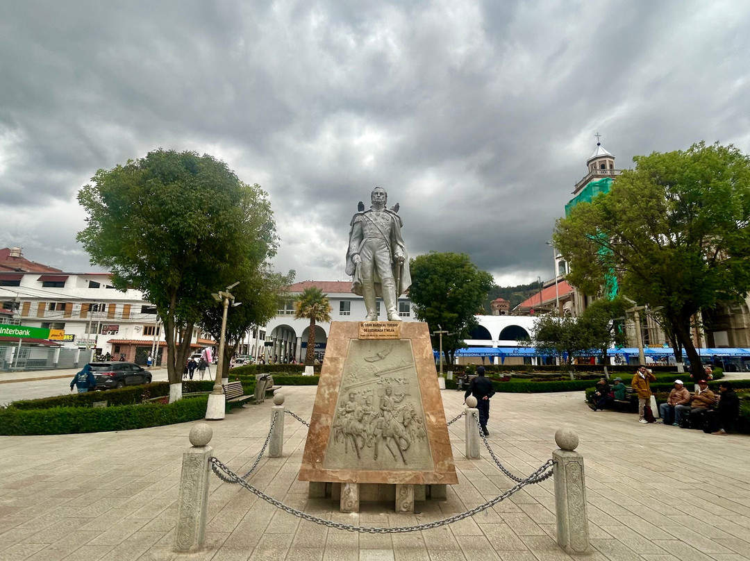 Plaza de Armas-瓦拉斯必去景点