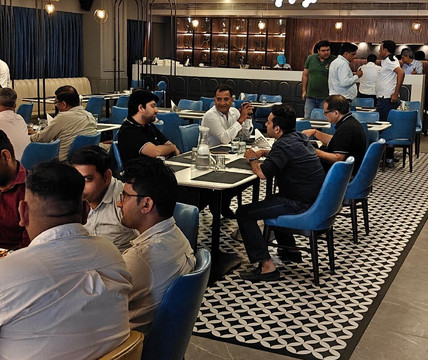 Lazeez Restaurant and Hotel主图