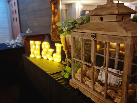 布鲁克霍尔酒店主图