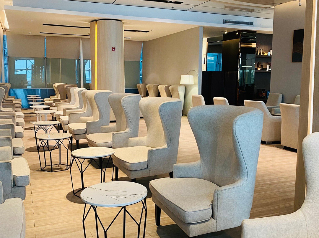 Miracle Lounge-Racha Thewa必去景点