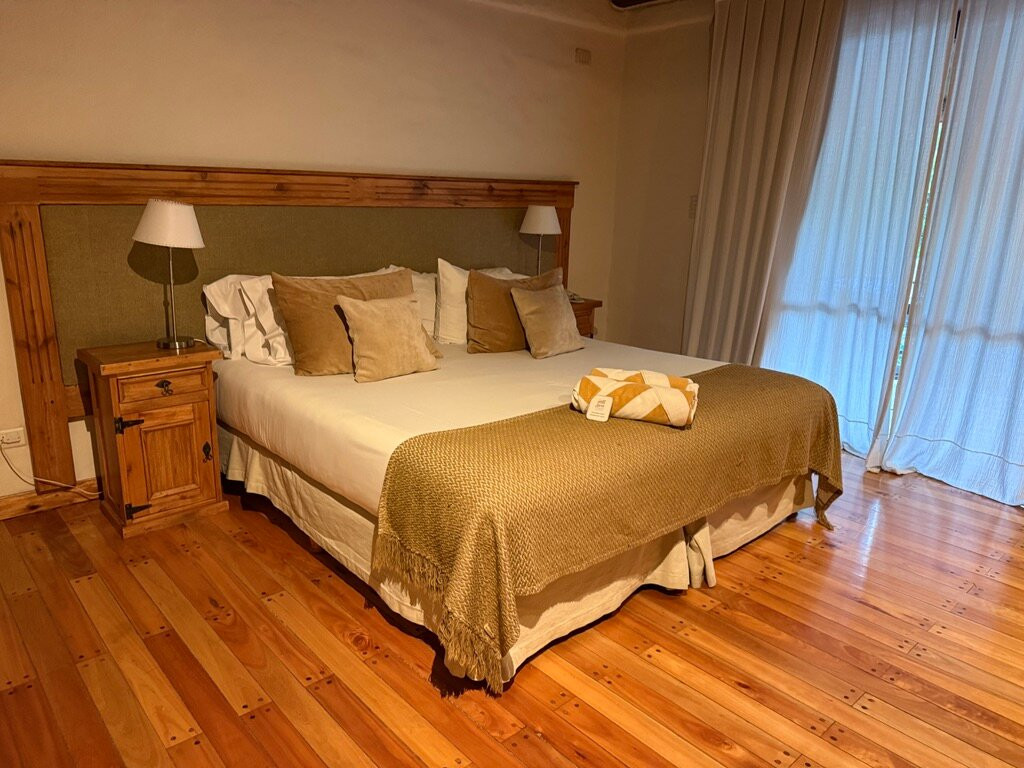 拉雷斯查克拉斯酒店主图