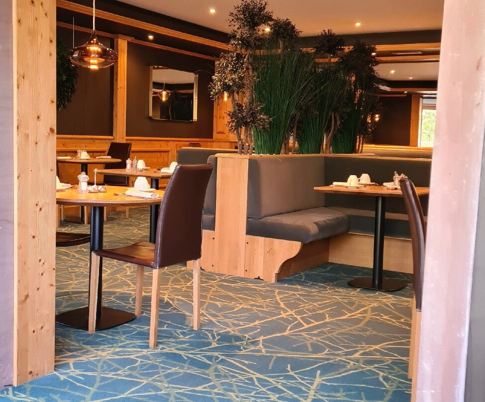 多梅因都莫林Spa餐厅酒店主图