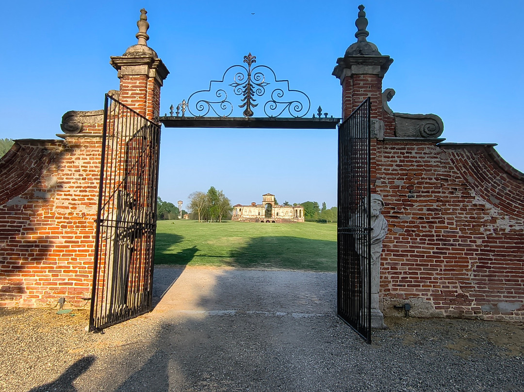 Castello Di Chignolo Po-Chignolo Po必去景点