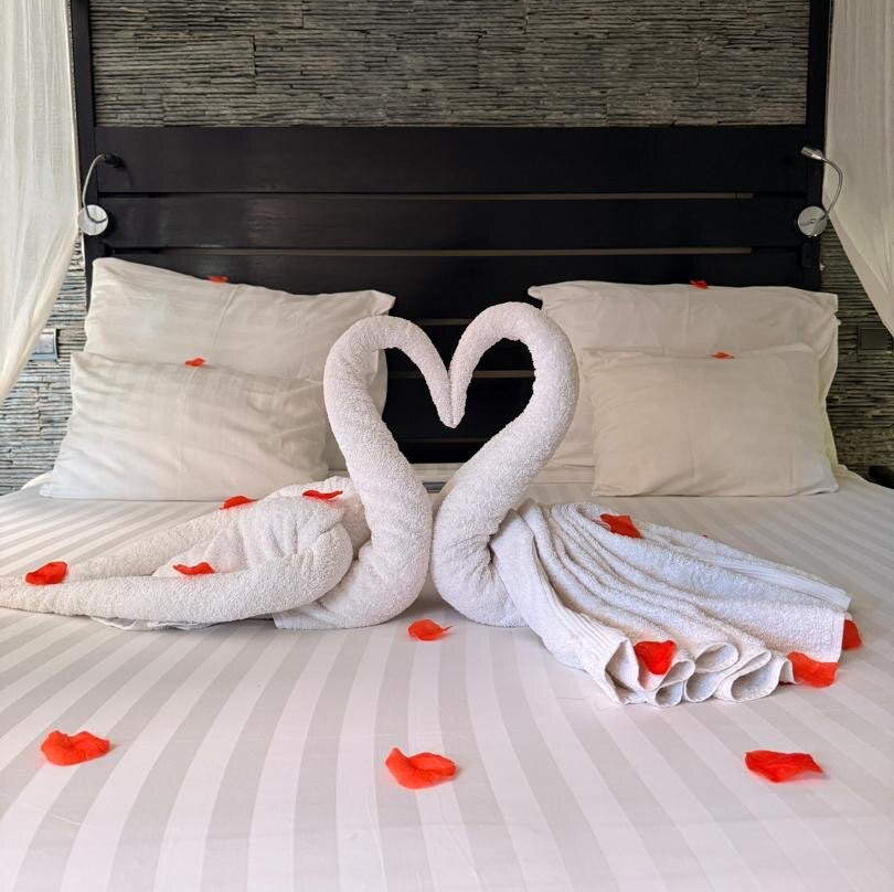 犀牛水疗度假酒店主图