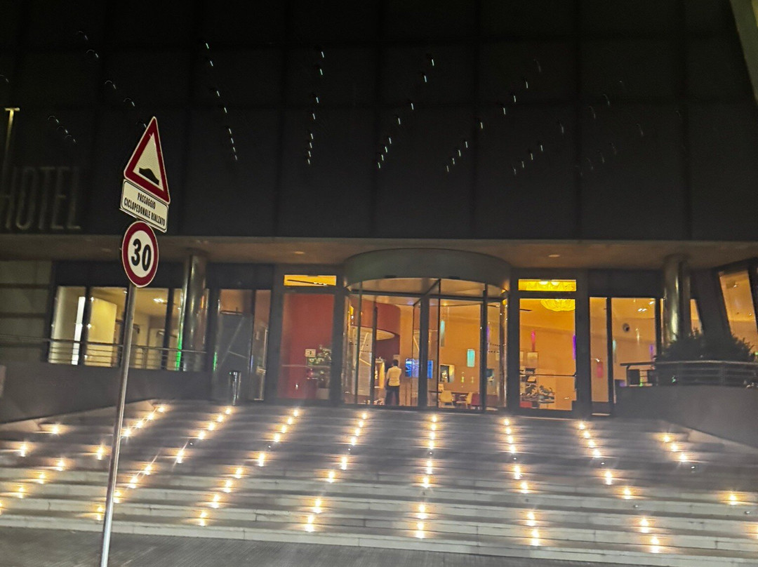 UNA HOTELS T Hotel Cagliari主图