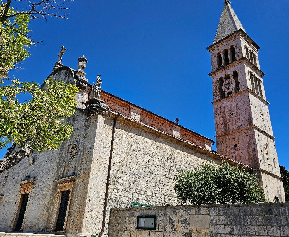 Brač - Nerežišća - Central Dalmatia Croatia - Theme Trails