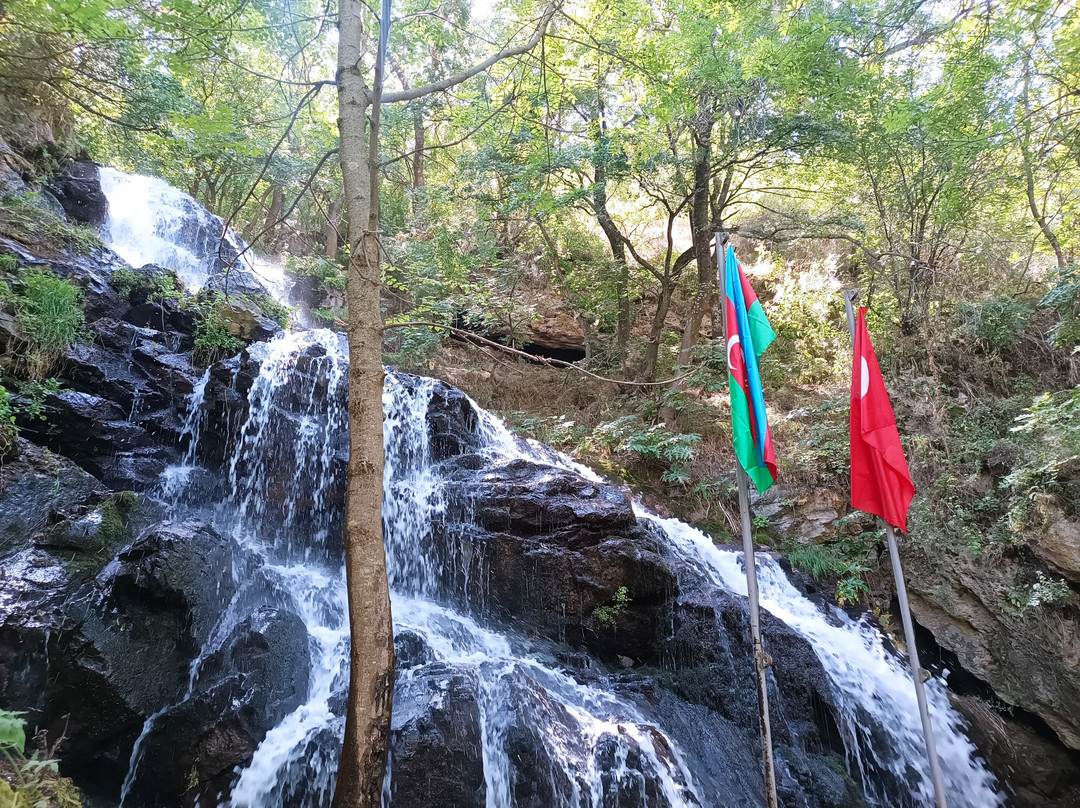 Bozlu Waterfall-Lachin必去景点