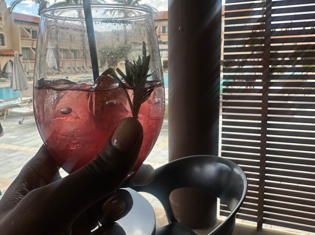 纳帕广场酒店(限成人)主图