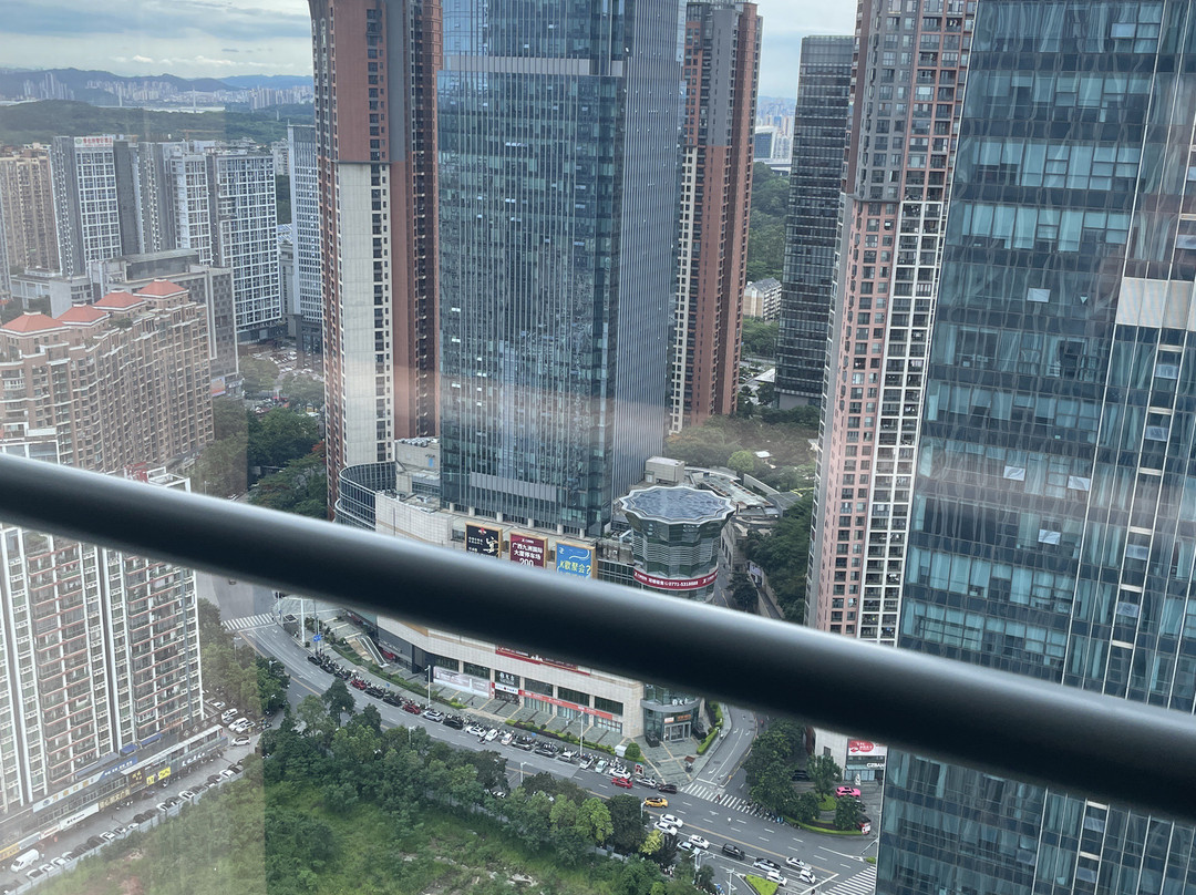 南宁中心永恒皇冠假日酒店主图