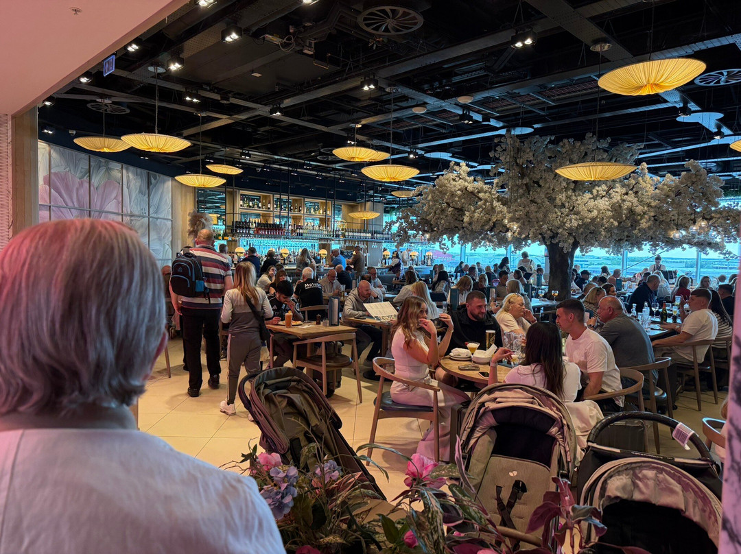 San Carlo - Manchester Airport T2