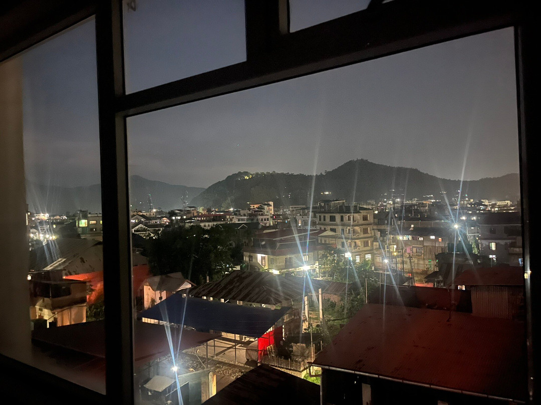 Hotel Daani Continental Imphal