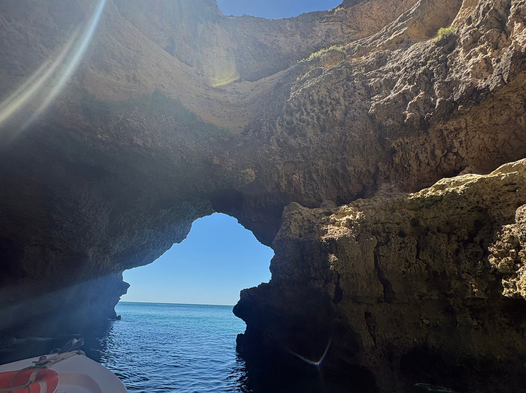 Praia da Senhora da Rocha-Porches必去景点