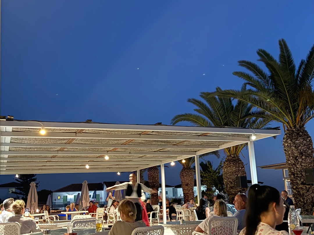 Sirenes Beach Samos主图