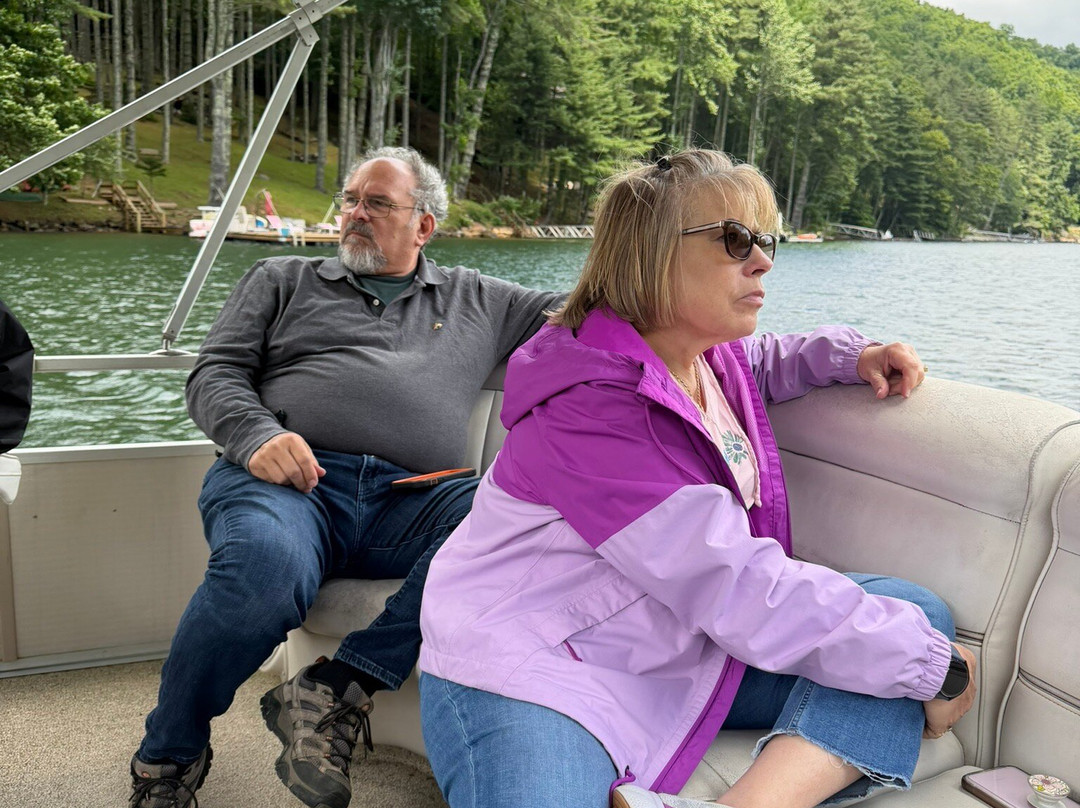 Lake Glenville Scenic Waterfall Cruises-Cashiers必去景点