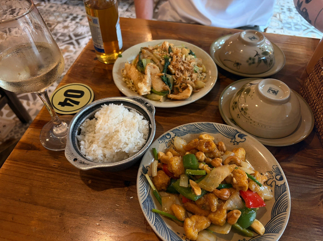 Met Vietnamese Restaurant & Vegetarian Options 2