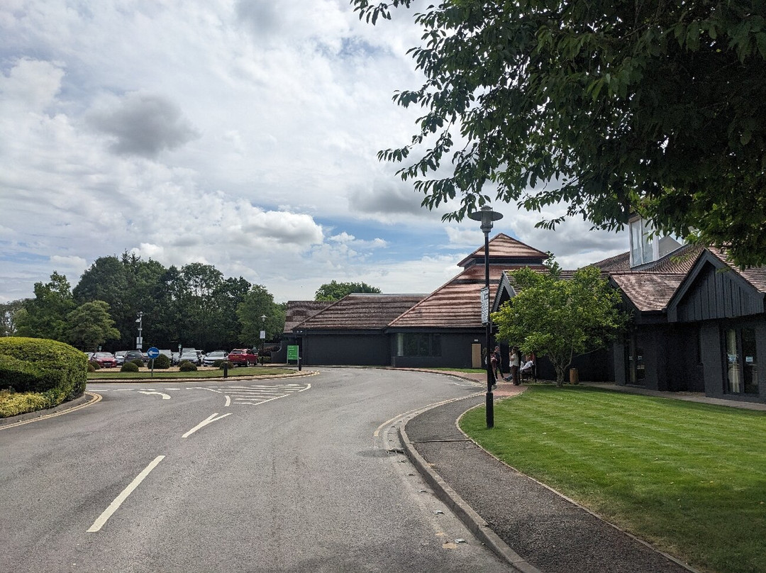 Holiday Inn 艾尔斯伯里主图