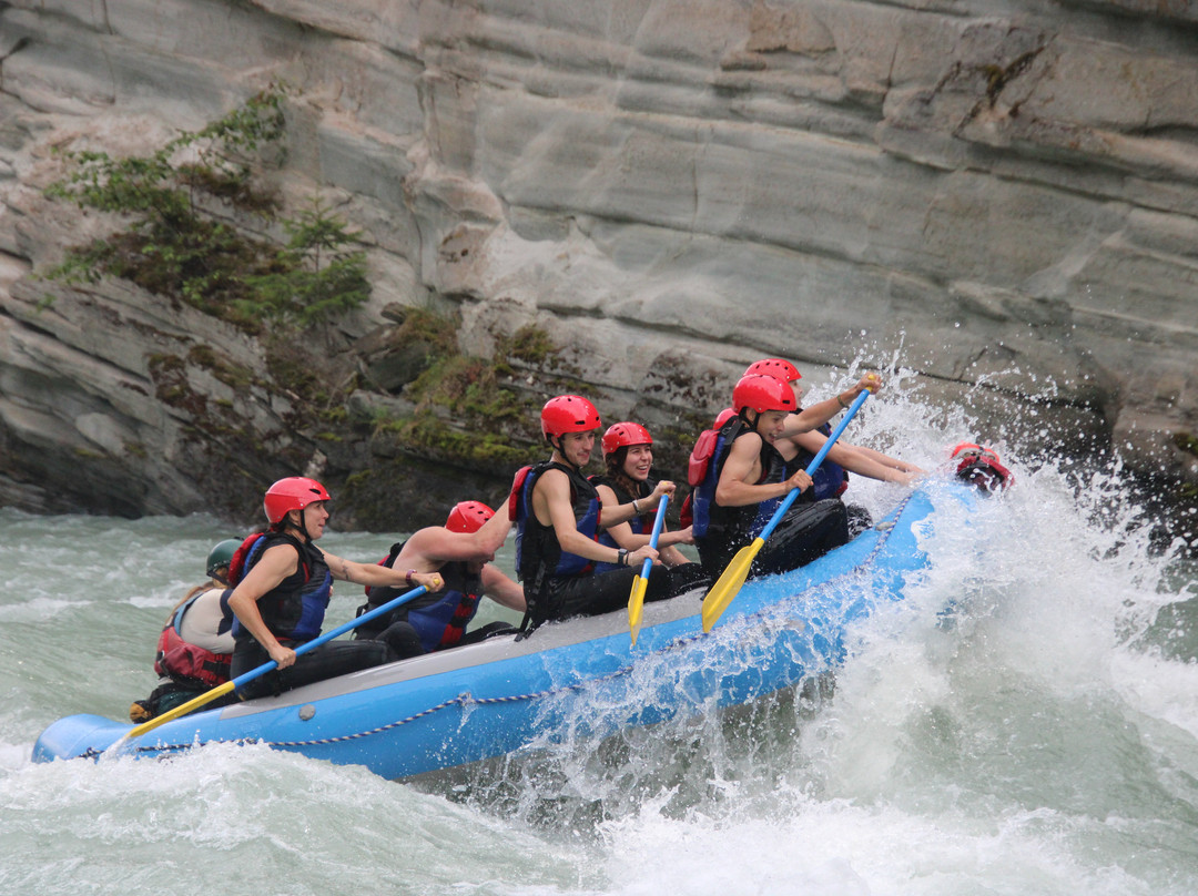 Mount Robson Whitewater Rafting Co.-维尔蒙特必去景点