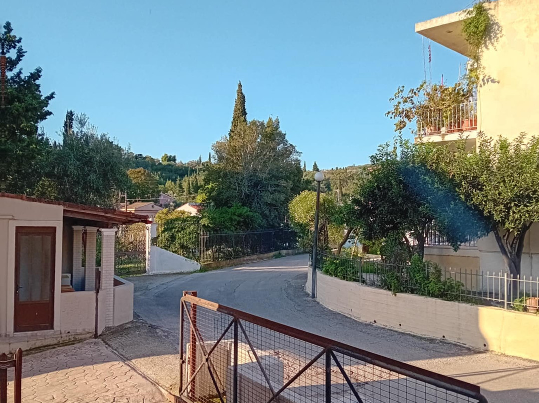 Lavrion Apartments主图