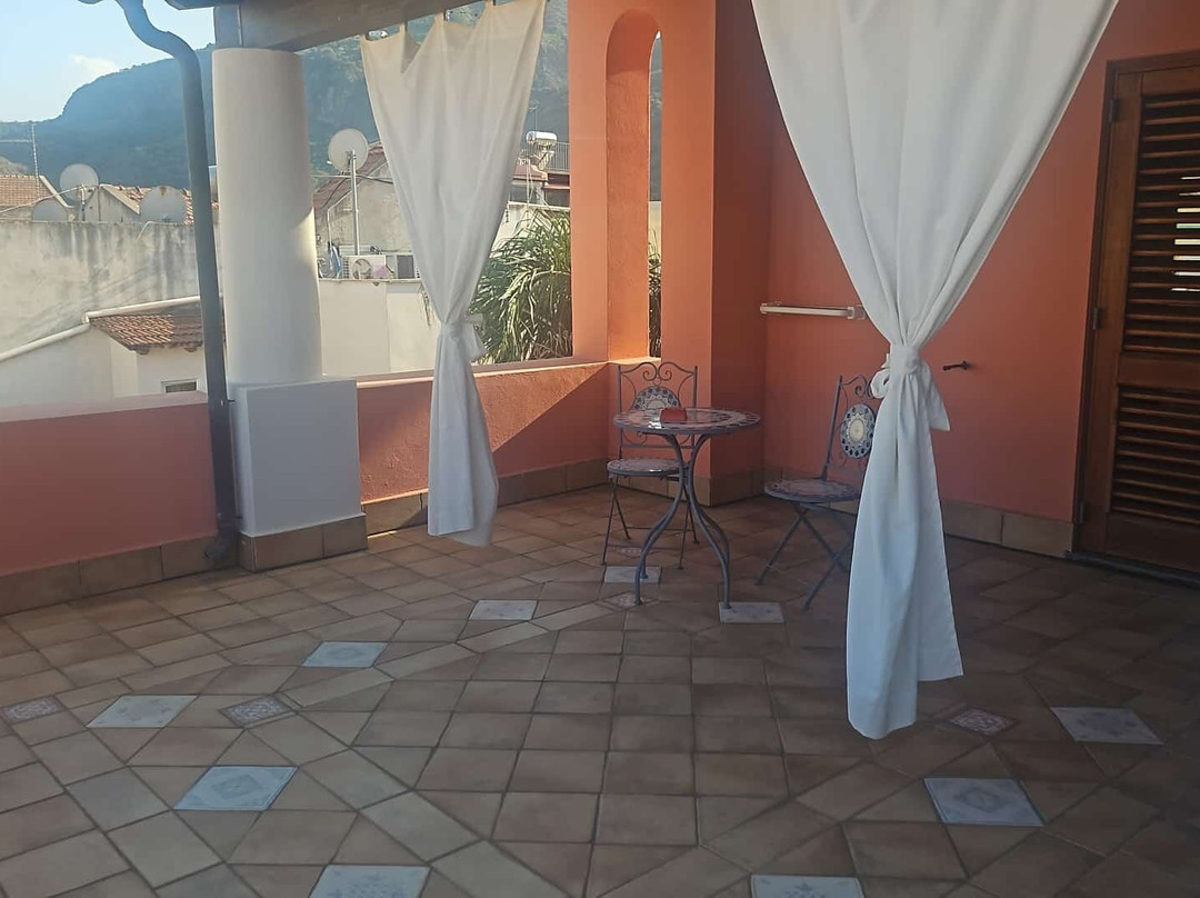 阿尔博吉耶洛伊欧利住宅酒店主图