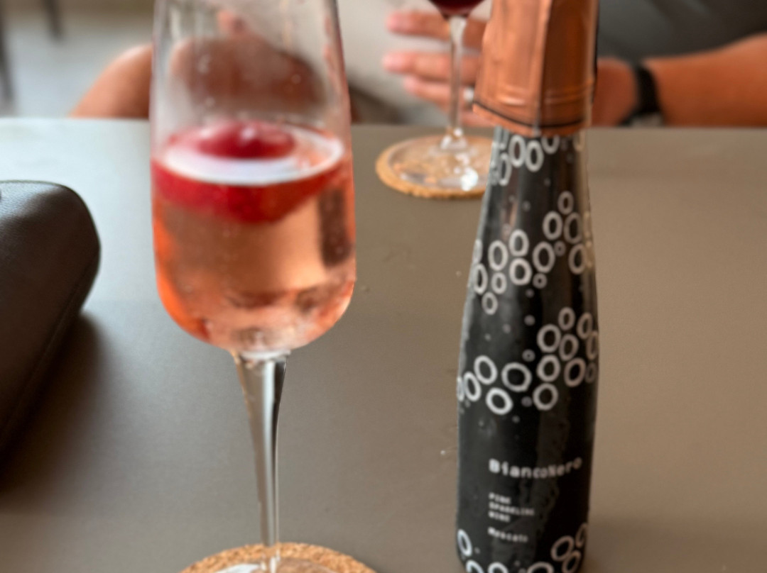 Oinos Wine Bar-Skala必去景点
