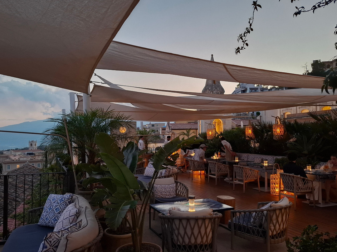 Louis Vuitton Café by Timeo