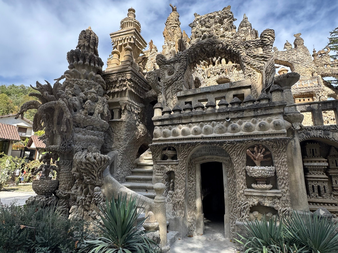 Palais Ideal du Facteur Cheval-Hauterives必去景点
