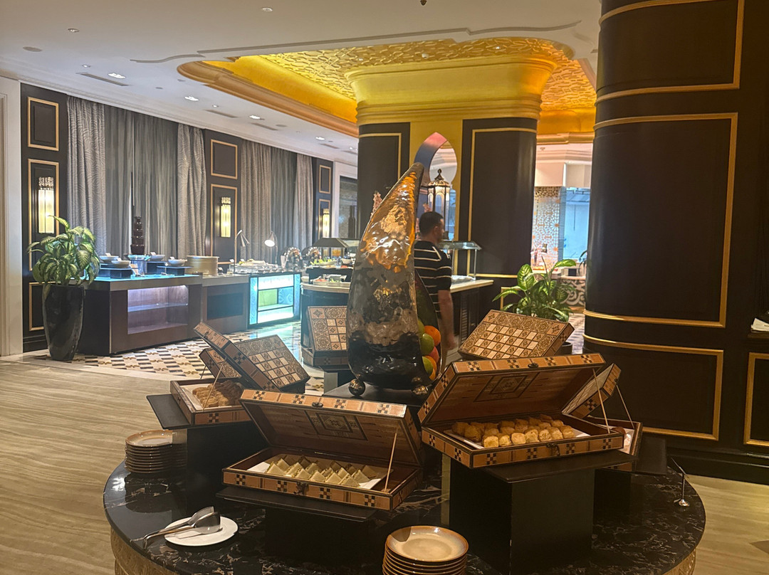 埃兹丹皇宫酒店主图