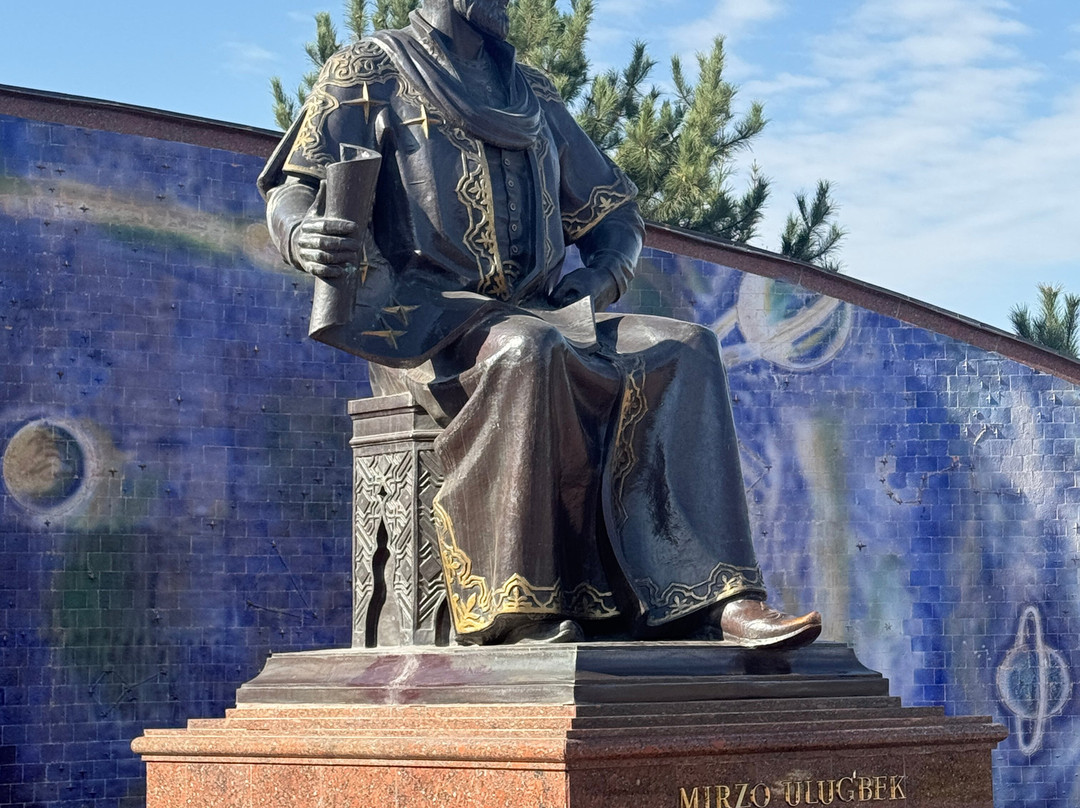 Monument to Mirzo Ulugbek-撒马尔罕必去景点