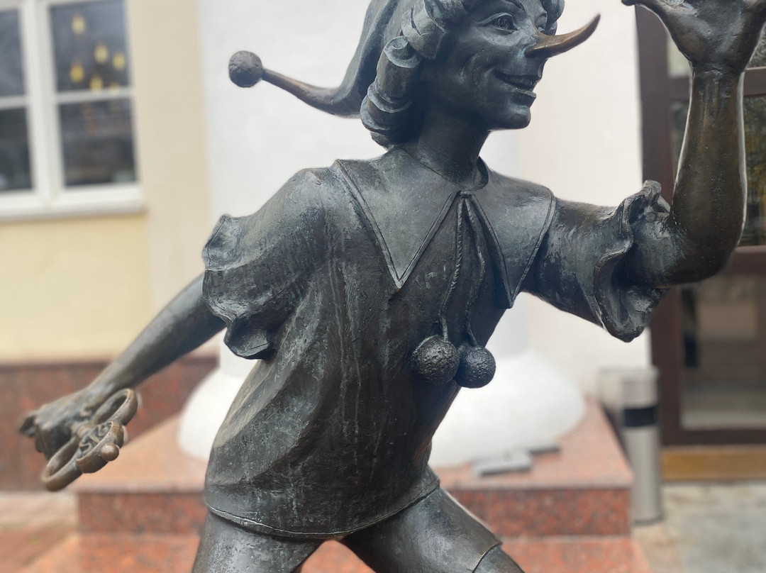 Zolotoi Klyuchik Sculptural Composition-哥梅尔必去景点