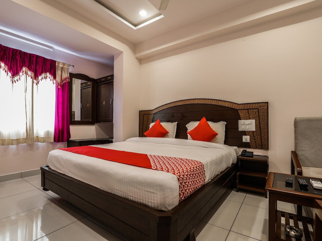 OYO 15936 Hotel Gnr Residency