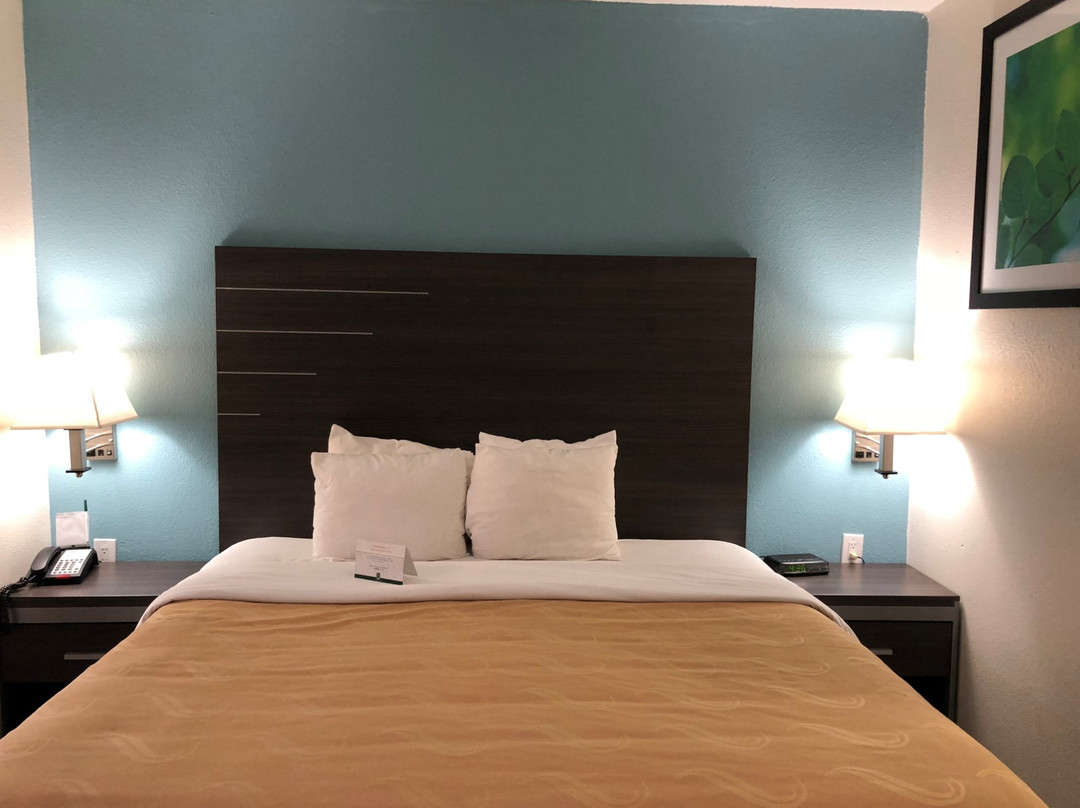 Quality Inn & Suites Canton主图