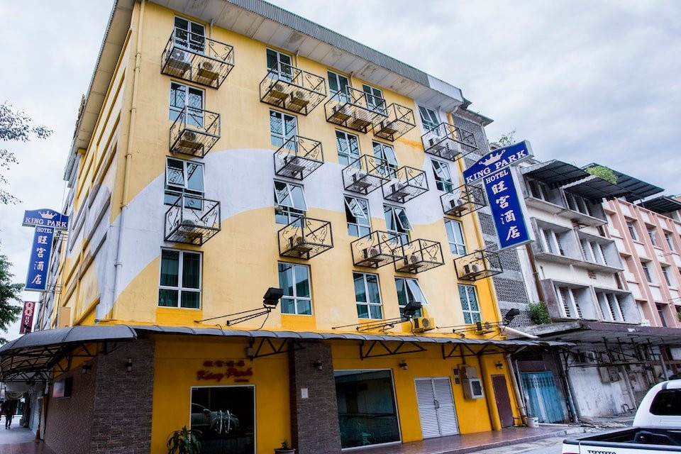 OYO 44037 King Park Hotel