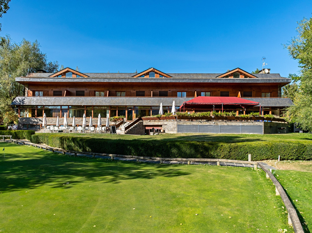 高尔夫木屋酒店主图