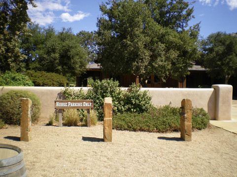 Roblar Winery & Vineyards