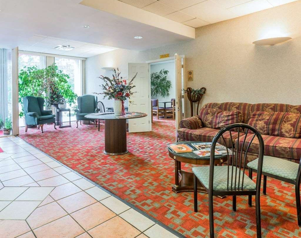 Econo Lodge Near Stewart International Airport主图