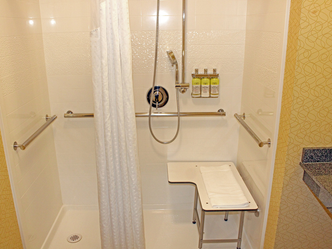 Holiday Inn Express & Suites Bakersfield Airport By IHG主图