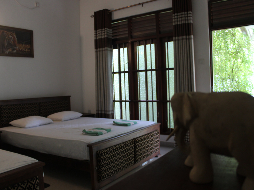 Walawa Cottage & family villa