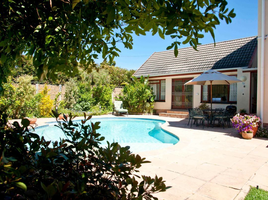 Pinoak Cottage Constantia主图