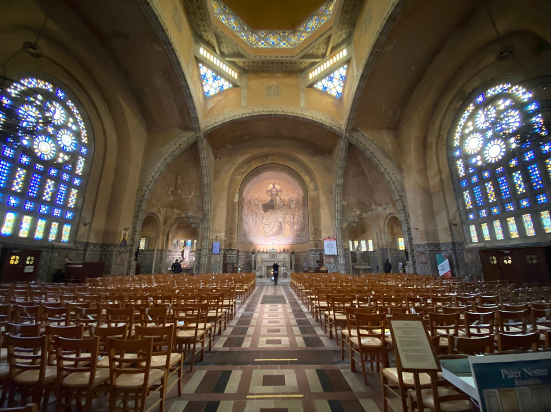 Église Saint-Julien-Domfront必去景点