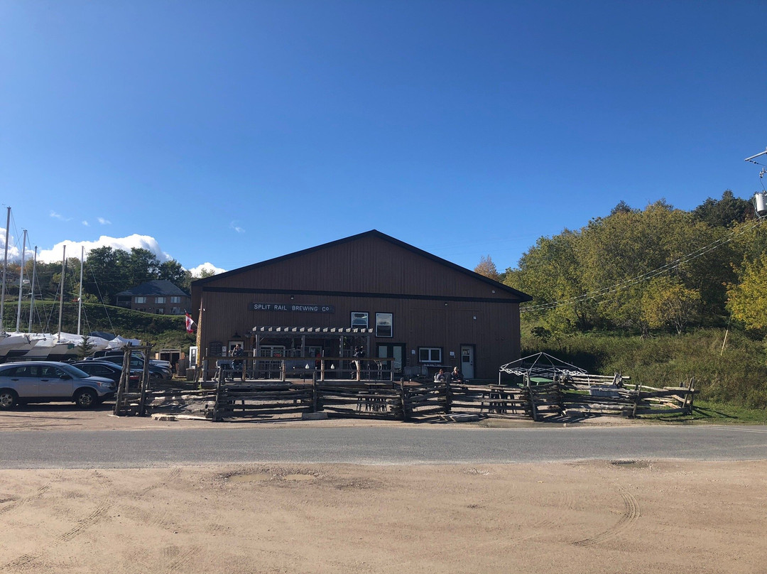 Split Rail Brewing Company景点图片