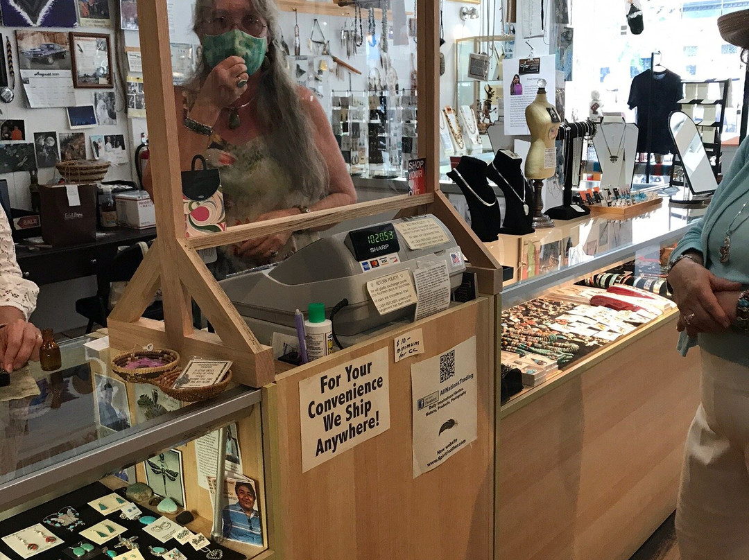 All Nations Trading-亨德森维尔必去景点