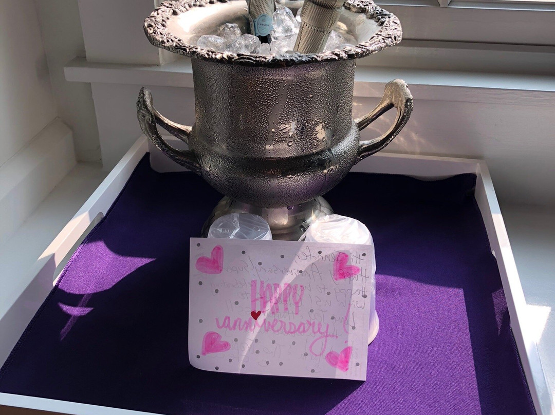 The Christopher主图