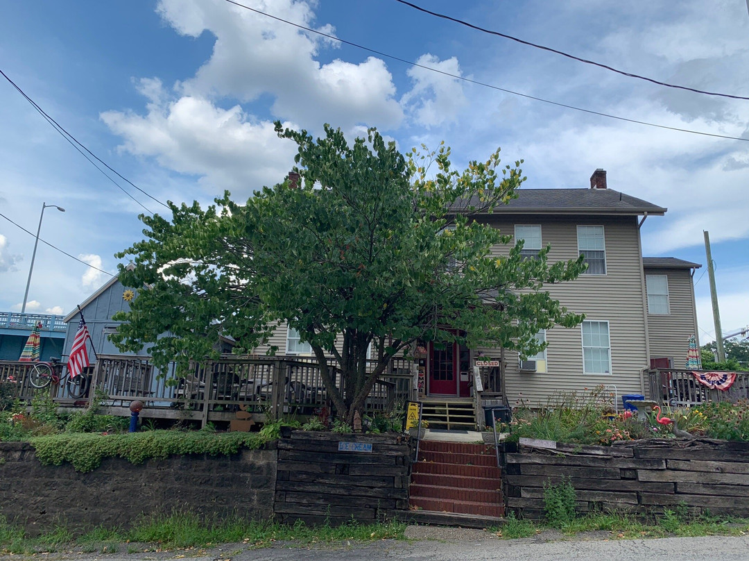 Trailside Treasures主图