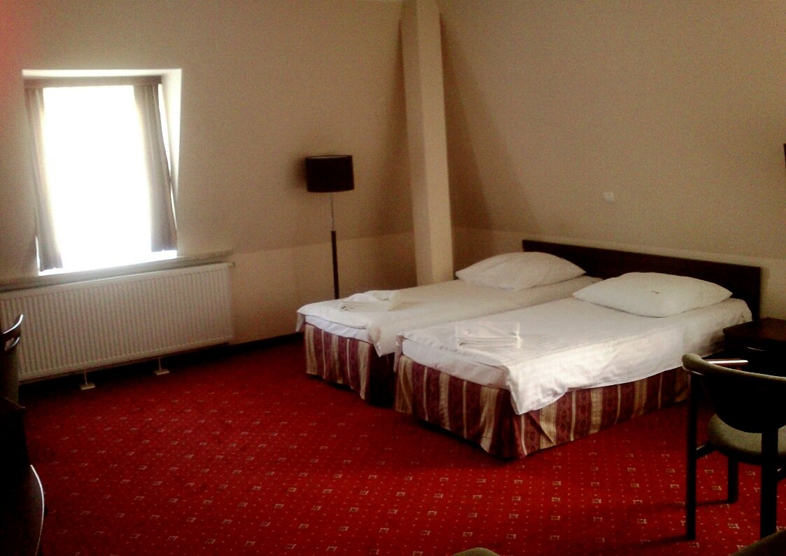 Hotel Na Uboczu-官方