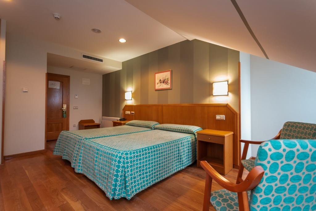 Hotel Astures主图