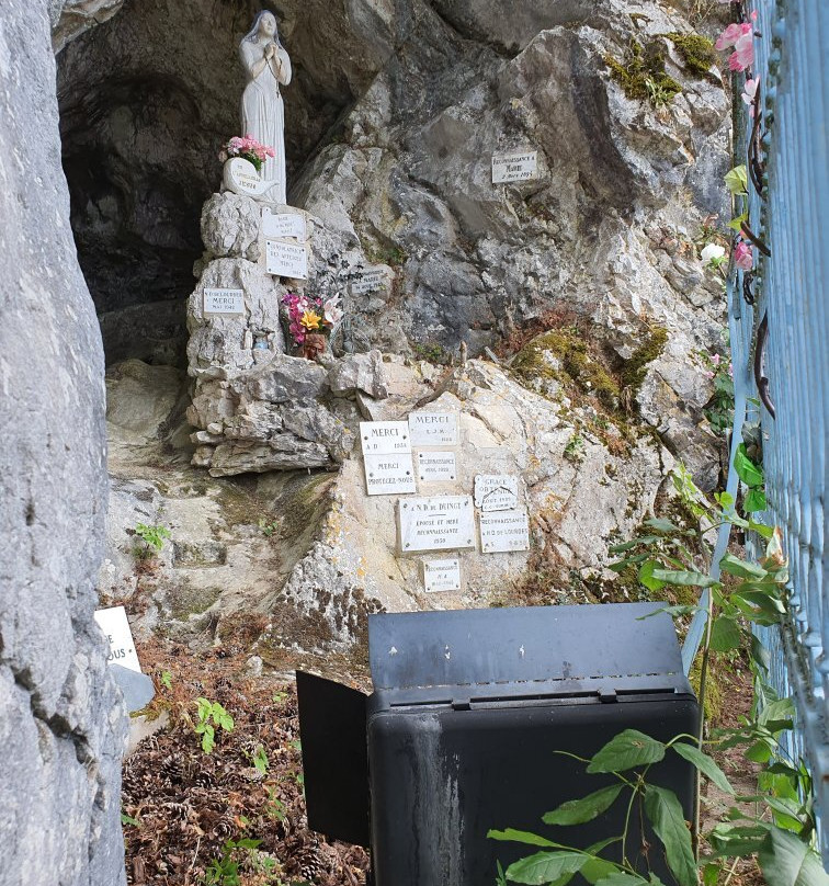 Grotte de Notre Dame du Lac景点图片