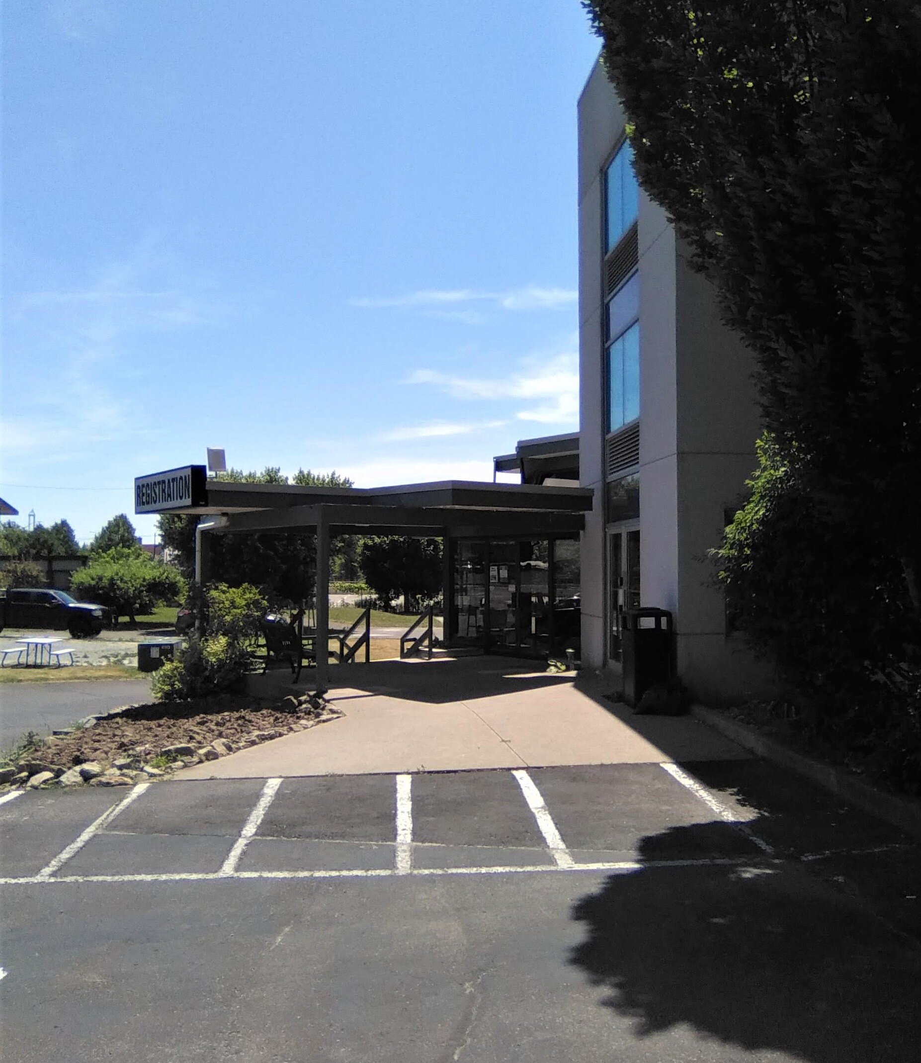 Rodeway Inn Fallsview-portrait