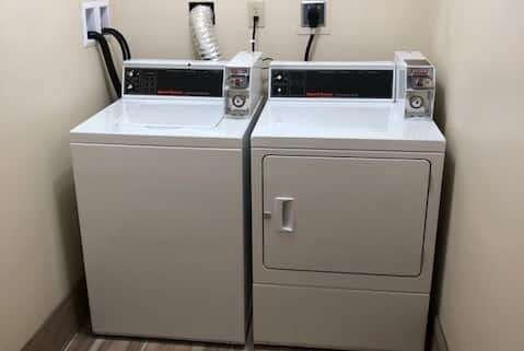 拉波特/密歇根城地区Travelodge by Wyndham酒店主图