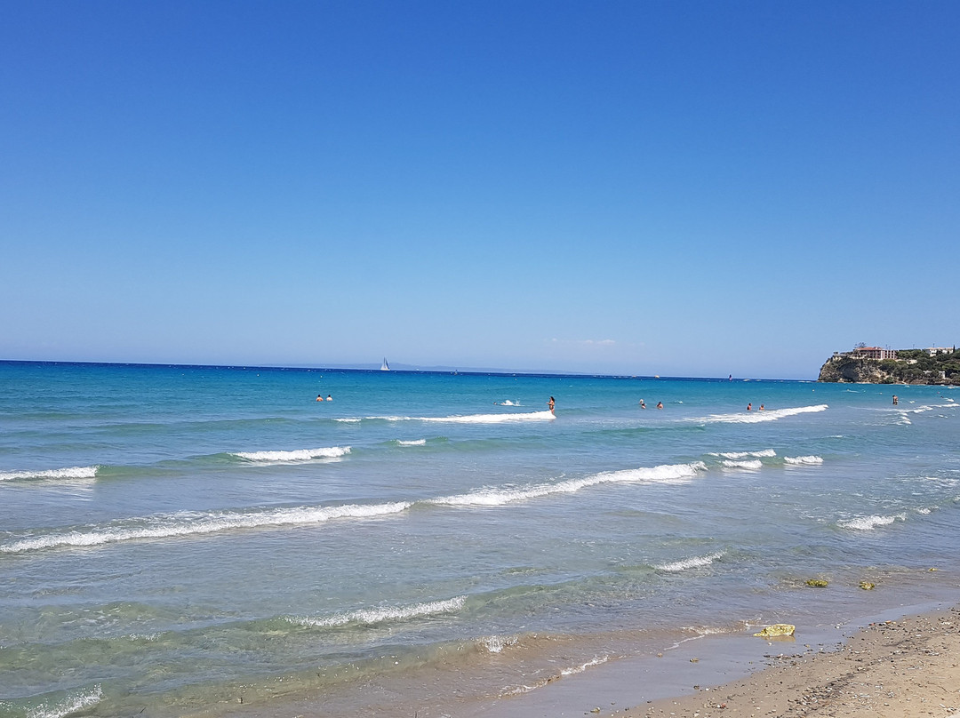 Planos Beach Hotel主图